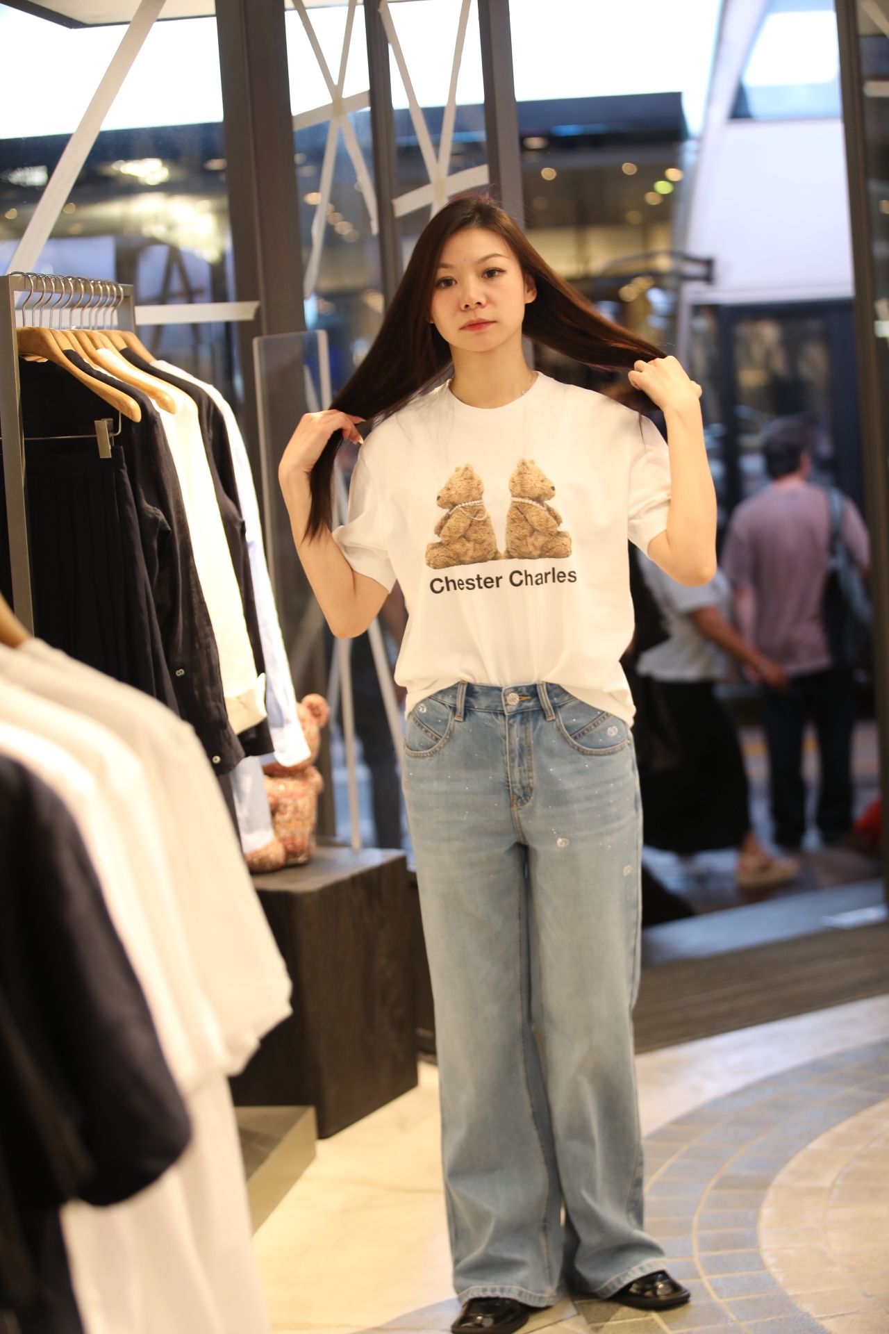  Jean xanh nhạt đính đá vẩy 