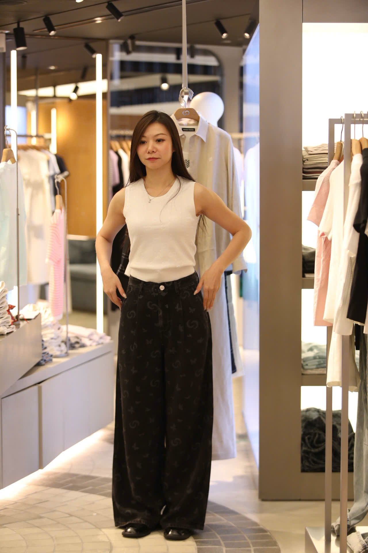  1.Quần jean Giấy đen - hoạ tiết 