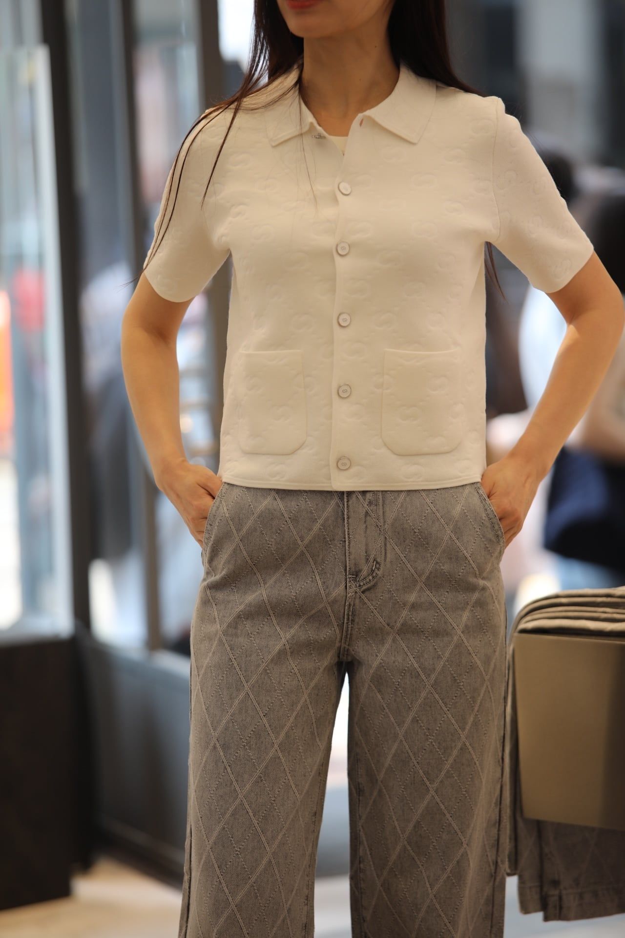  1.Áo CDG ngắn tay trắng Monogram, 2 túi trước 