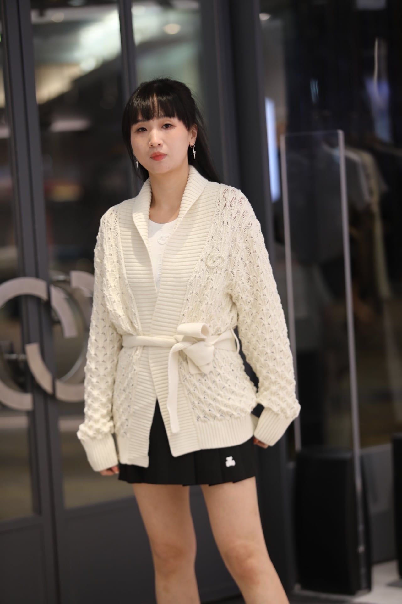  Áo choàng trắng lưới thắt dây 