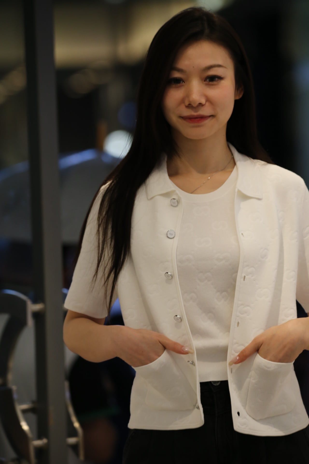  1.Áo CDG ngắn tay trắng Monogram, 2 túi trước 