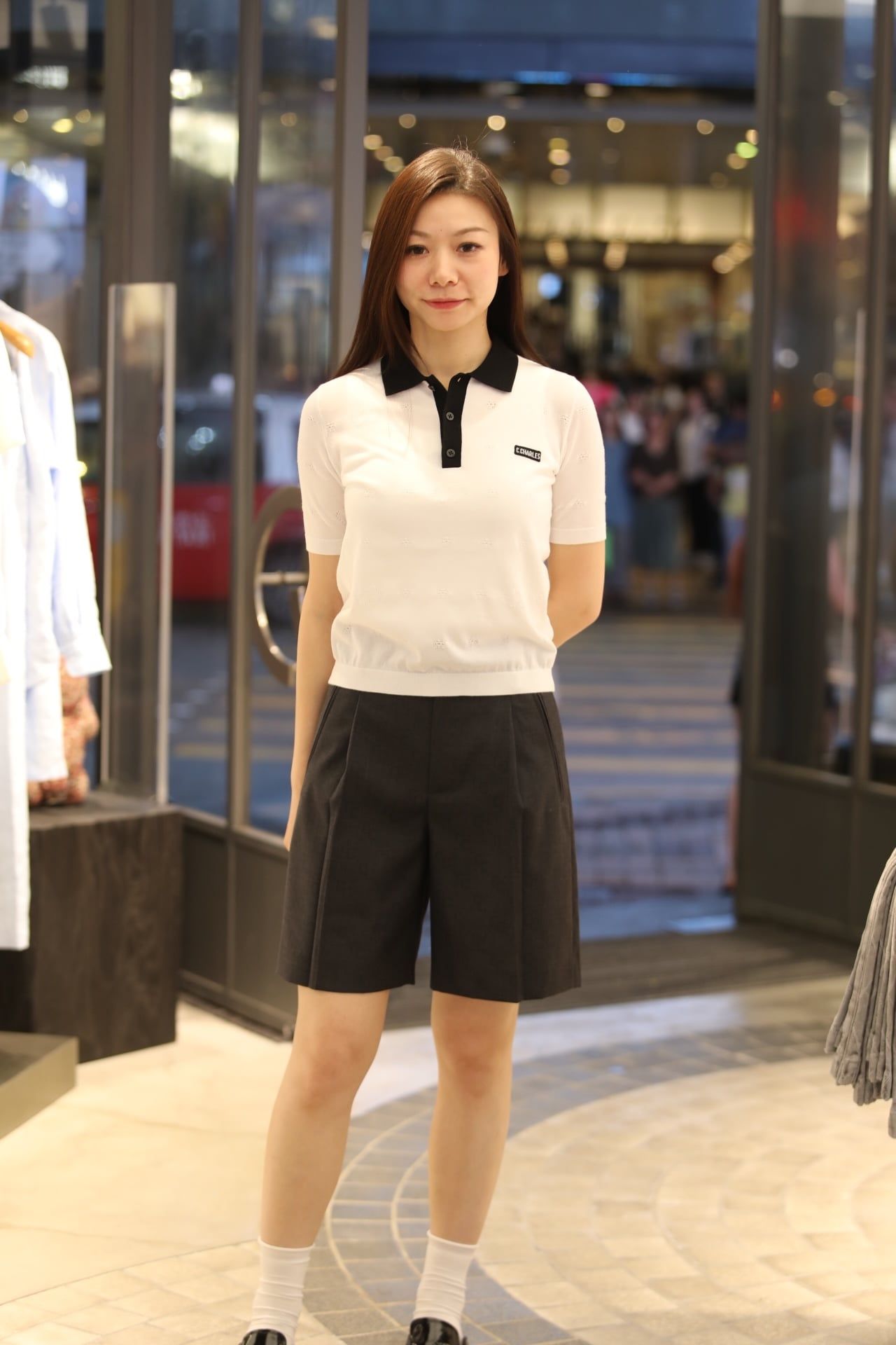  Áo Polo Trắng ngắn tay, cổ đen , Logo chữ ngực 