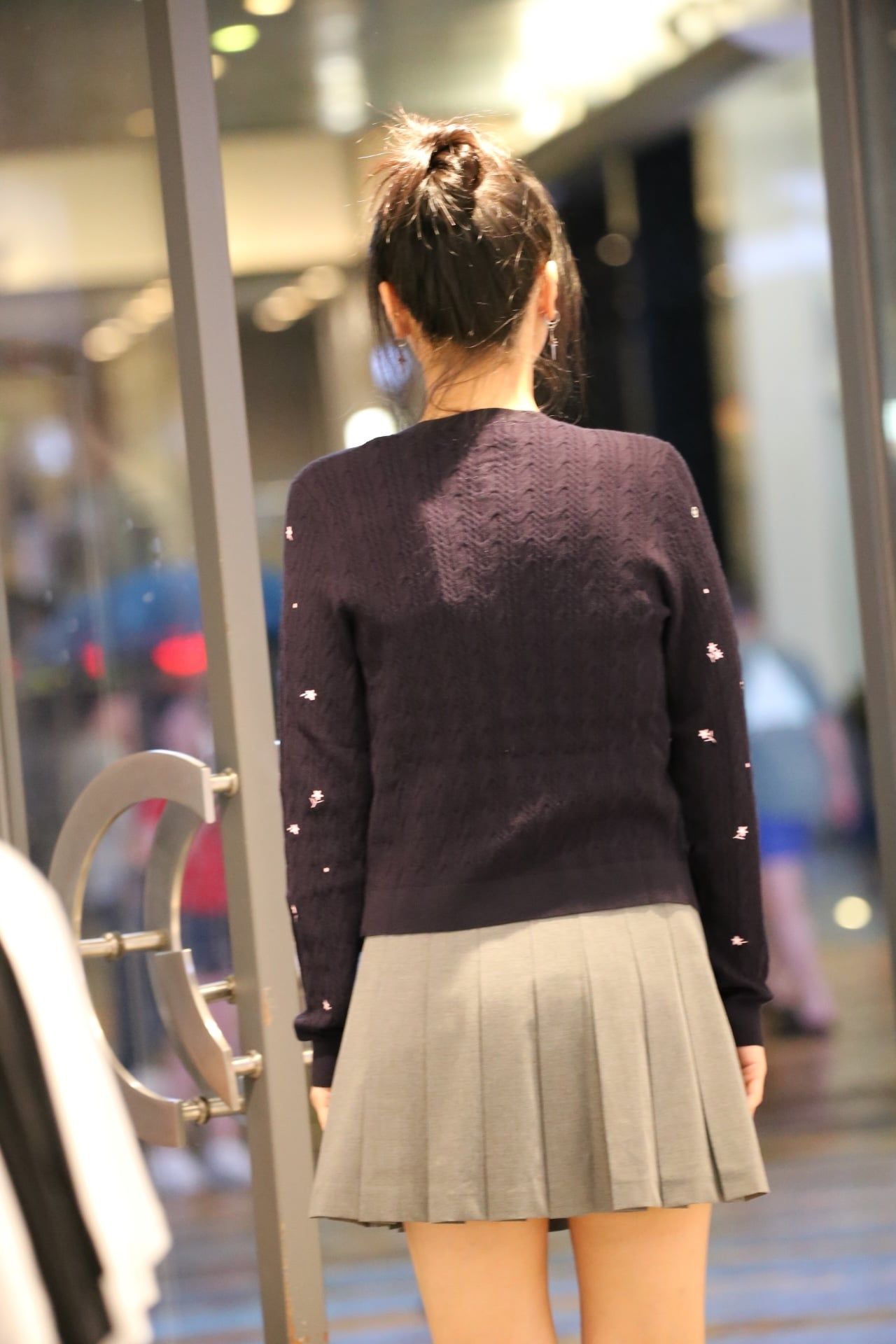  Áo CDG cổ tròn xanh Navy hoa nhí 