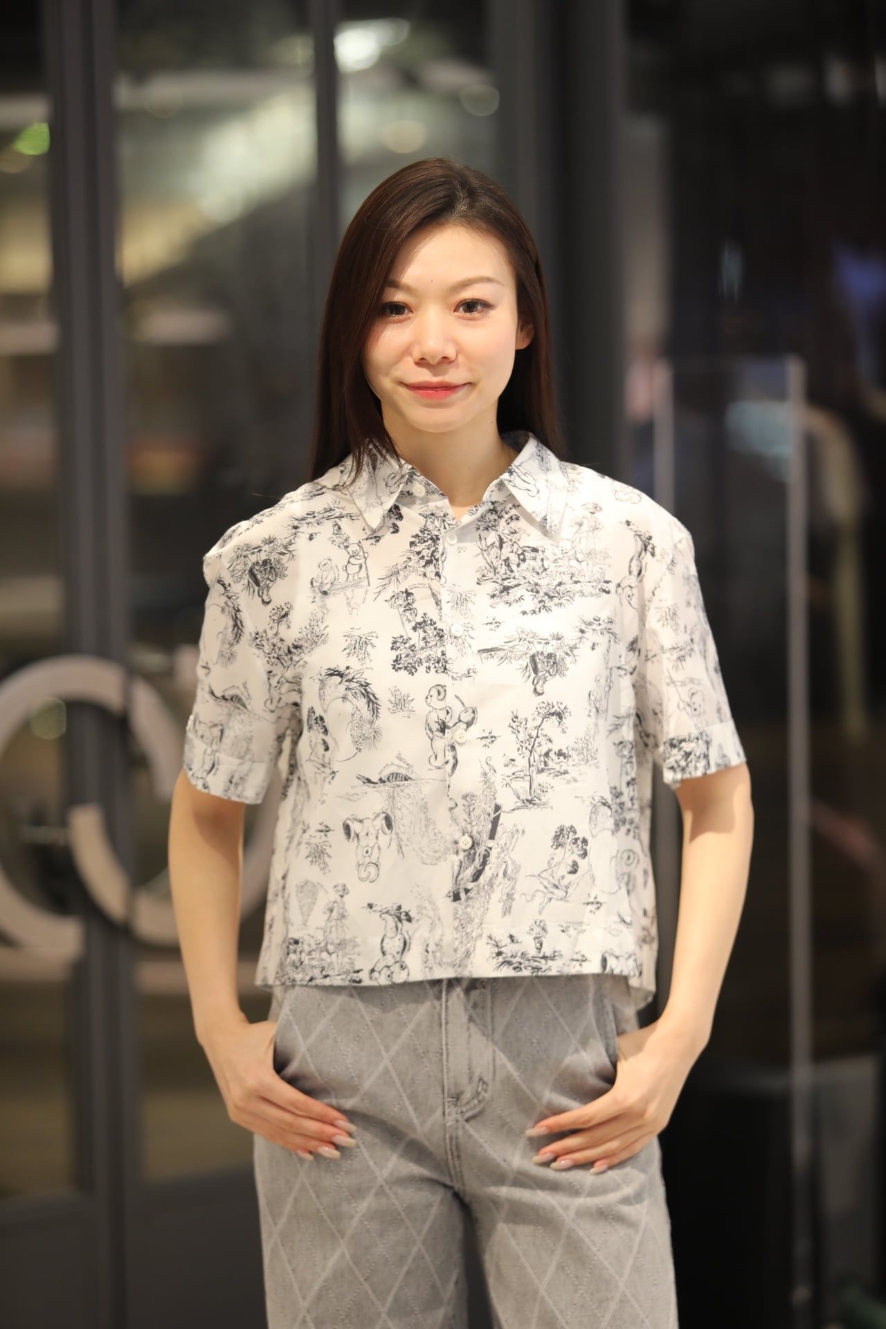  3.Áo sơ mi ngắn tay họa tiết ( sét) 