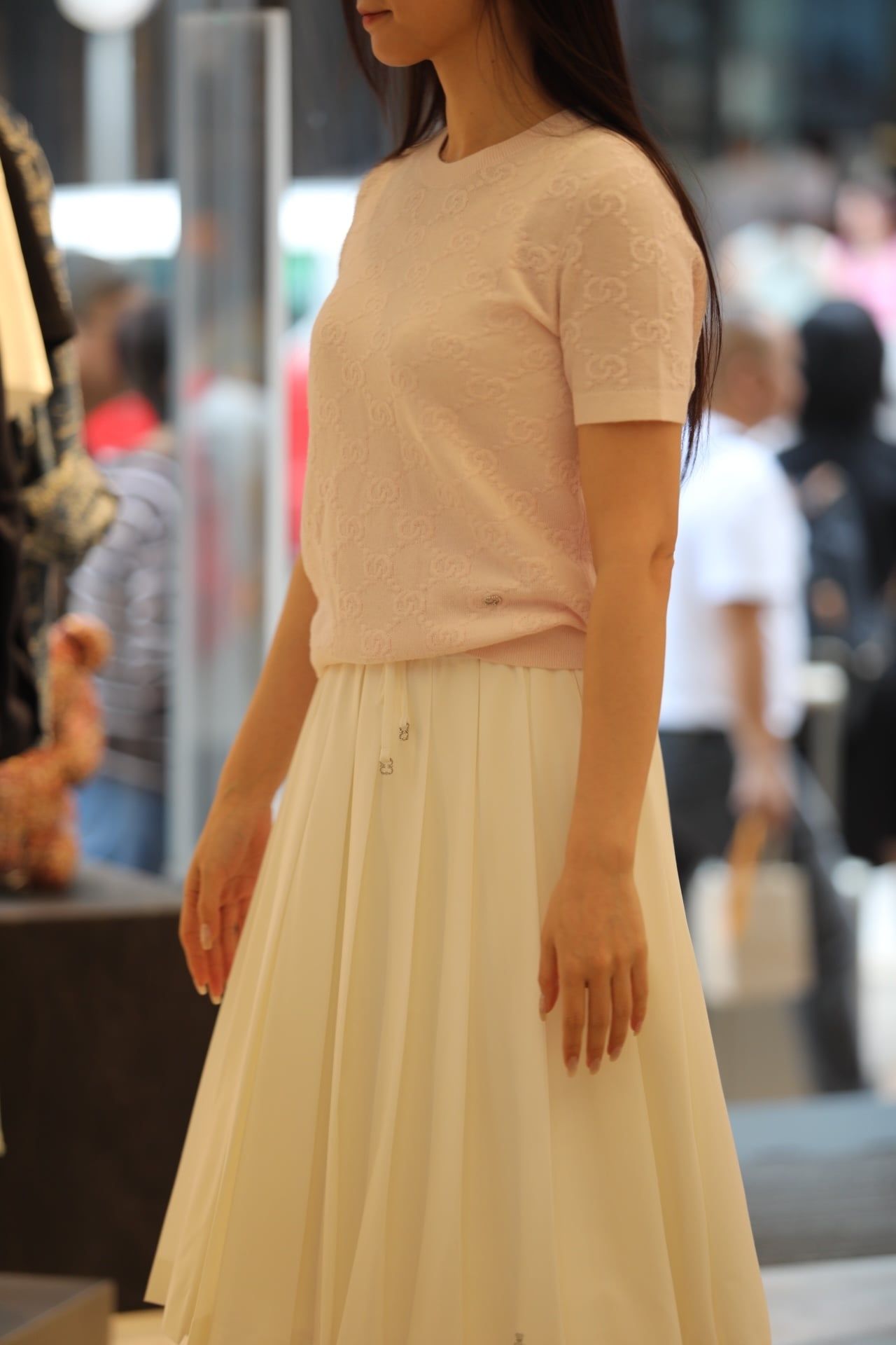  Áo ngắn tay Monogram, cổ tròn hồng pastel 