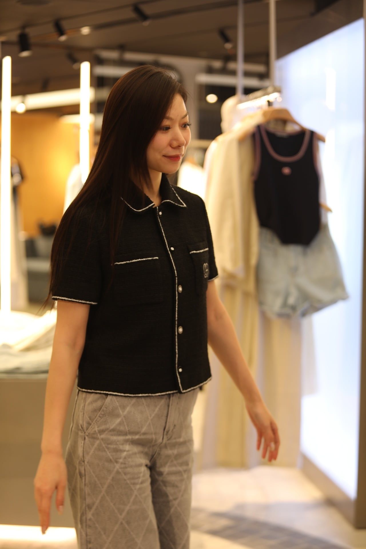  1.Áo tweed đen CDG viền trắng ngắn tay-logo túi ngực 