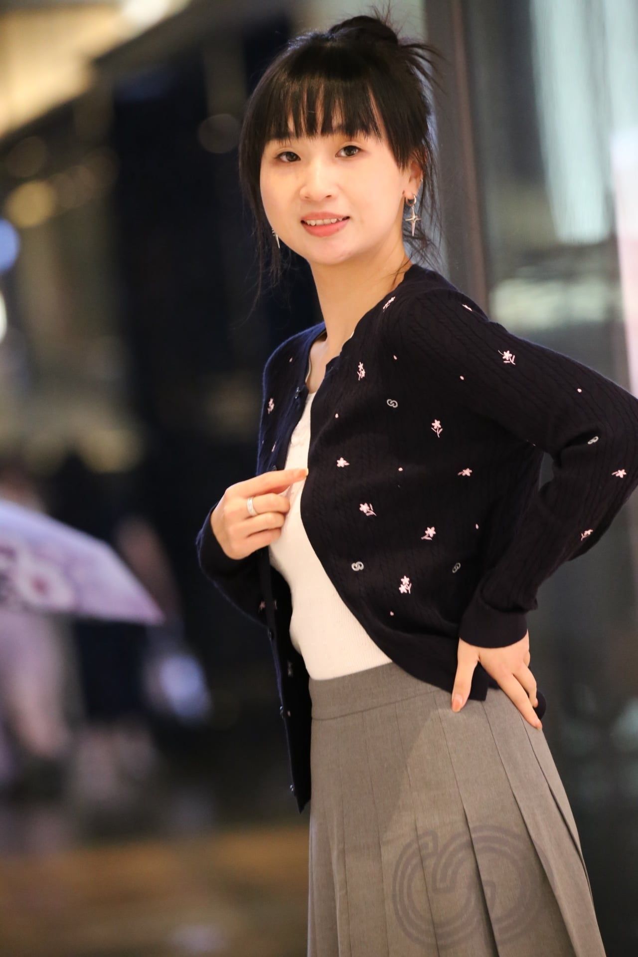  Áo CDG cổ tròn xanh Navy hoa nhí 