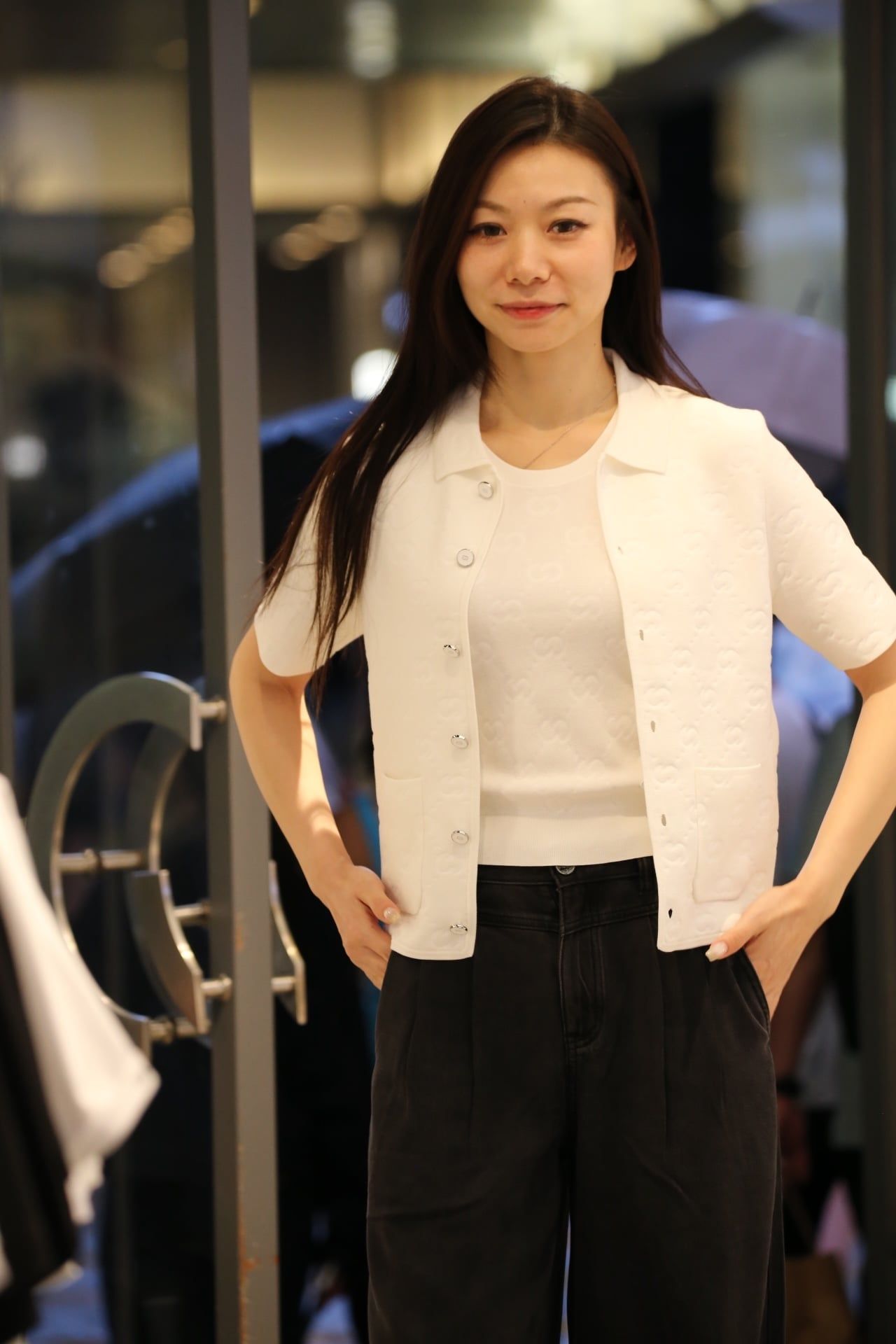  1.Áo CDG ngắn tay trắng Monogram, 2 túi trước 