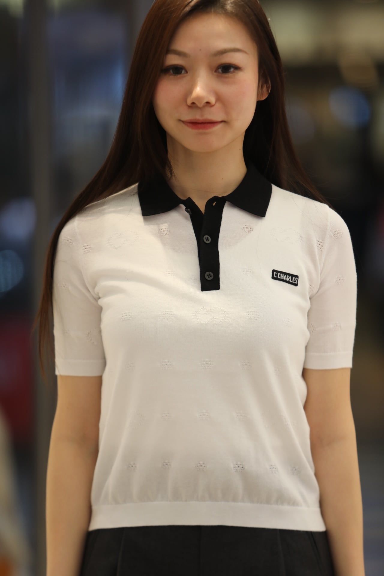  Áo Polo Trắng ngắn tay, cổ đen , Logo chữ ngực 