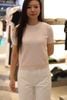  Áo ngắn tay Monogram, cổ tròn hồng pastel 
