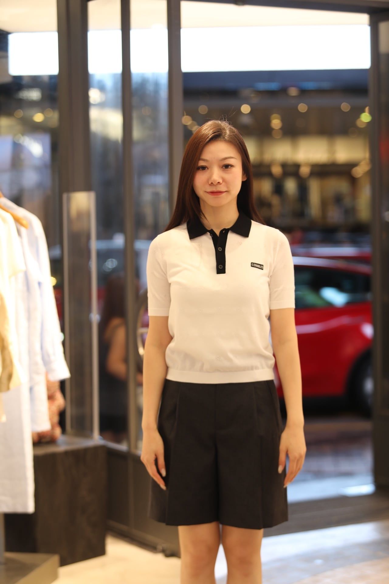  Áo Polo Trắng ngắn tay, cổ đen , Logo chữ ngực 