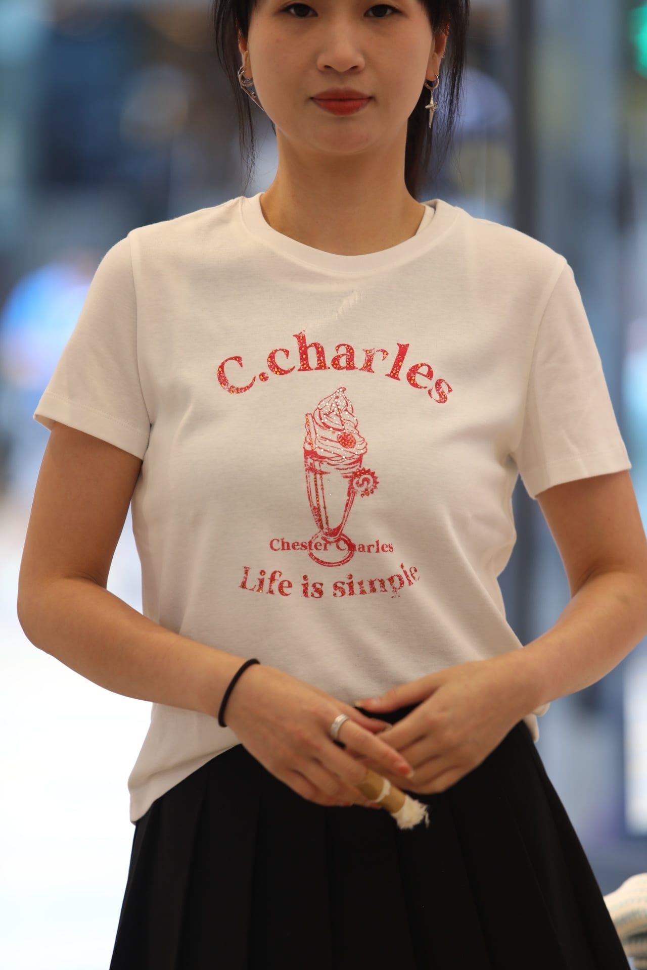  Áo T-shirt Trắng in hình ly kem chữ đỏ 