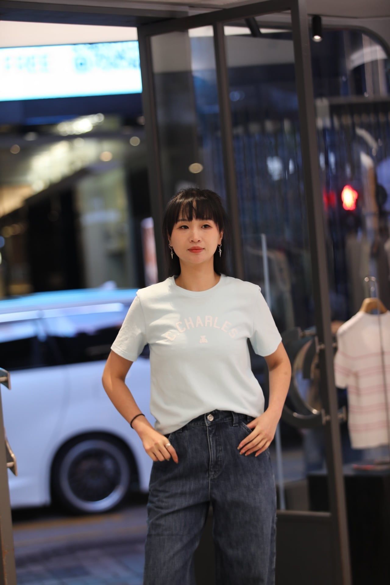  Áo phông xanh, logo gấu dưới chữ CC đính đá 