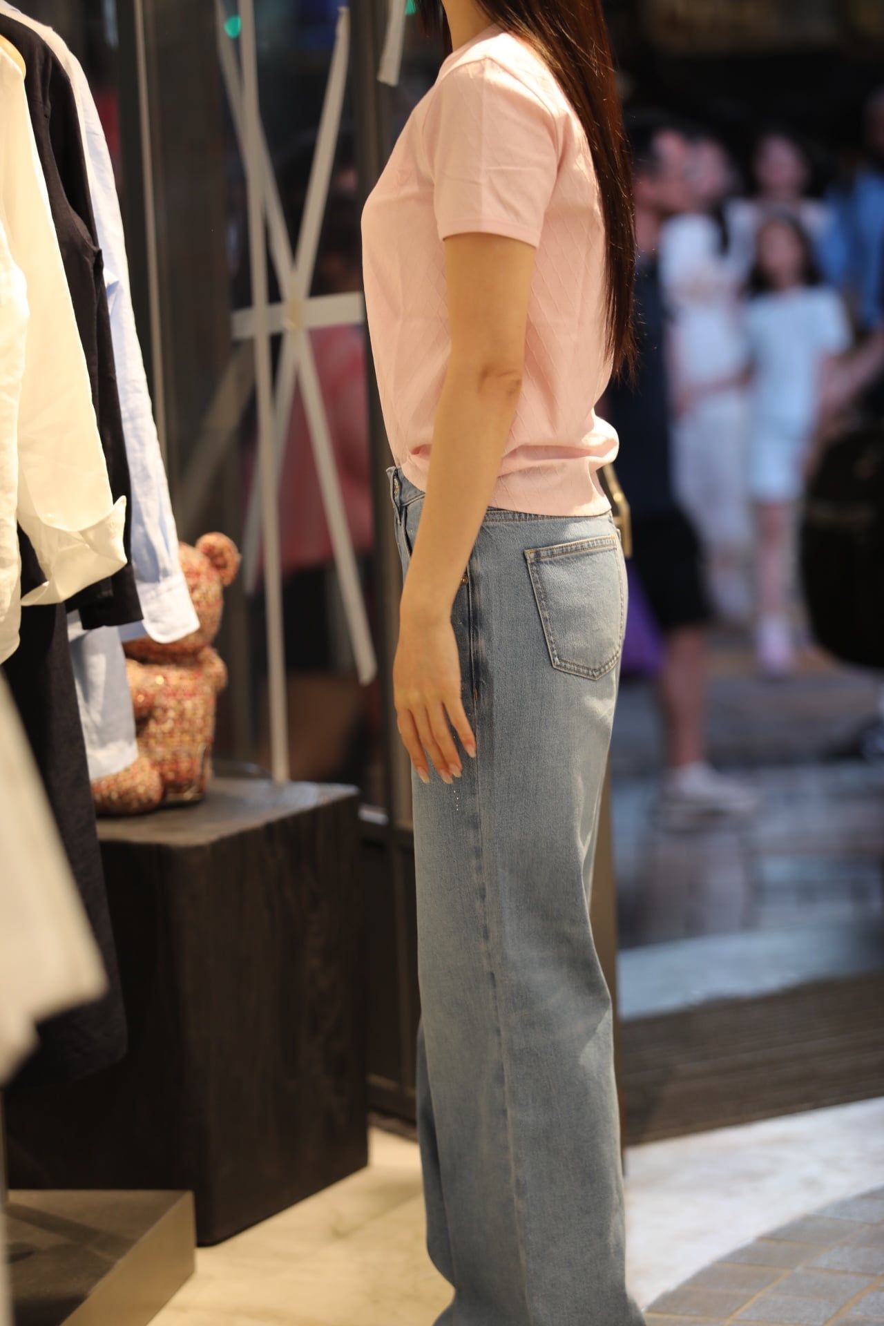  Jean xanh nhạt đính đá vẩy 
