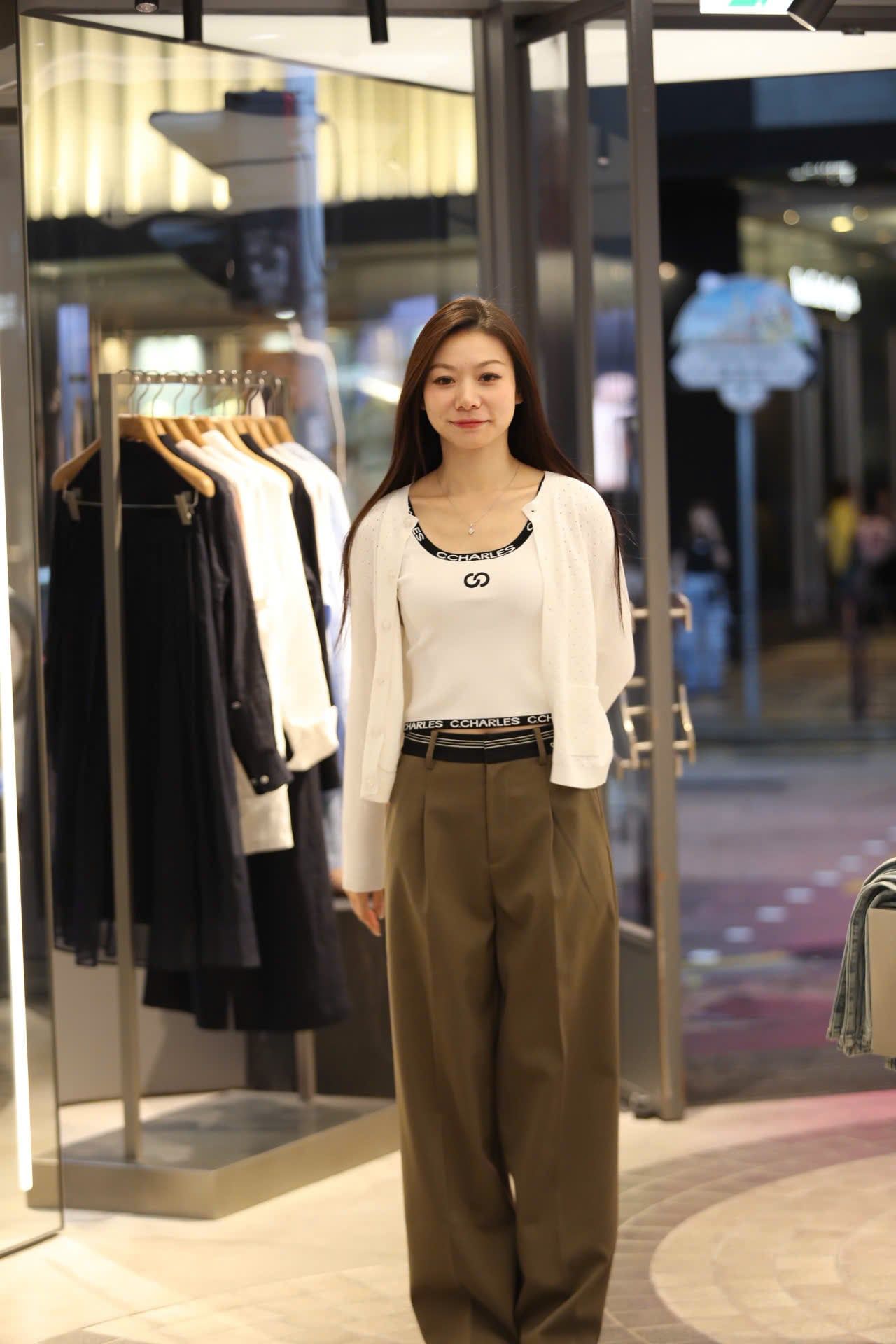  Tanktop Trắng Viền Đen Chữ Chạy 