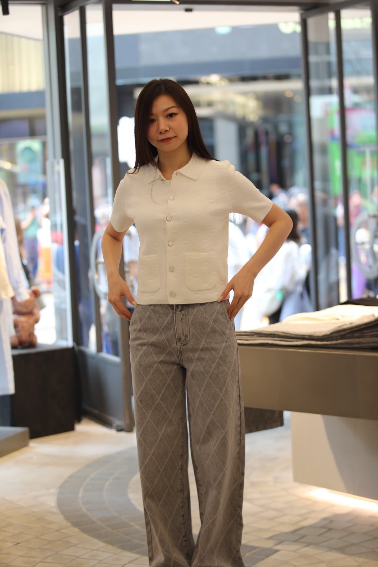  1.Áo CDG ngắn tay trắng Monogram, 2 túi trước 
