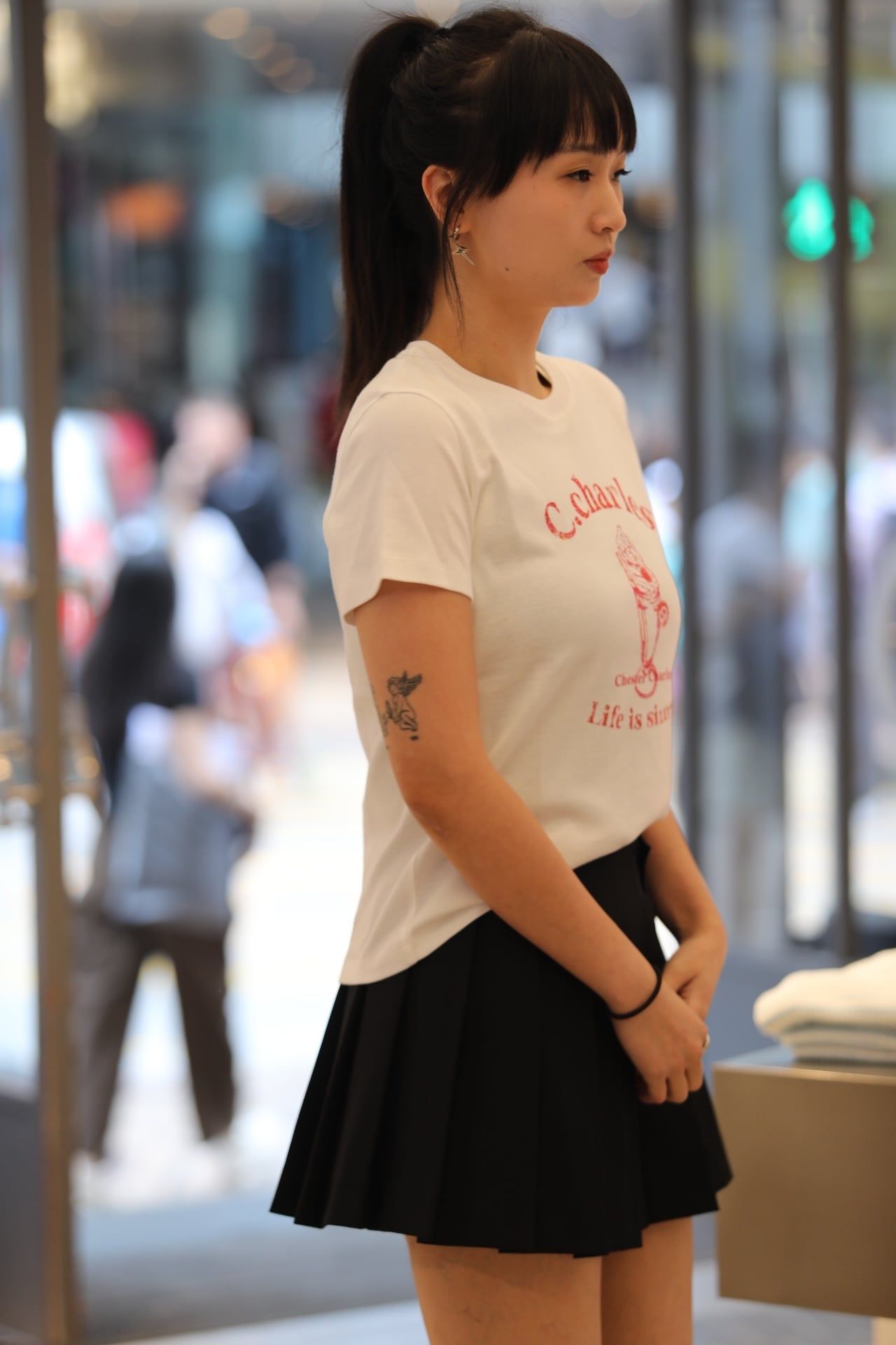  Áo T-shirt Trắng in hình ly kem chữ đỏ 