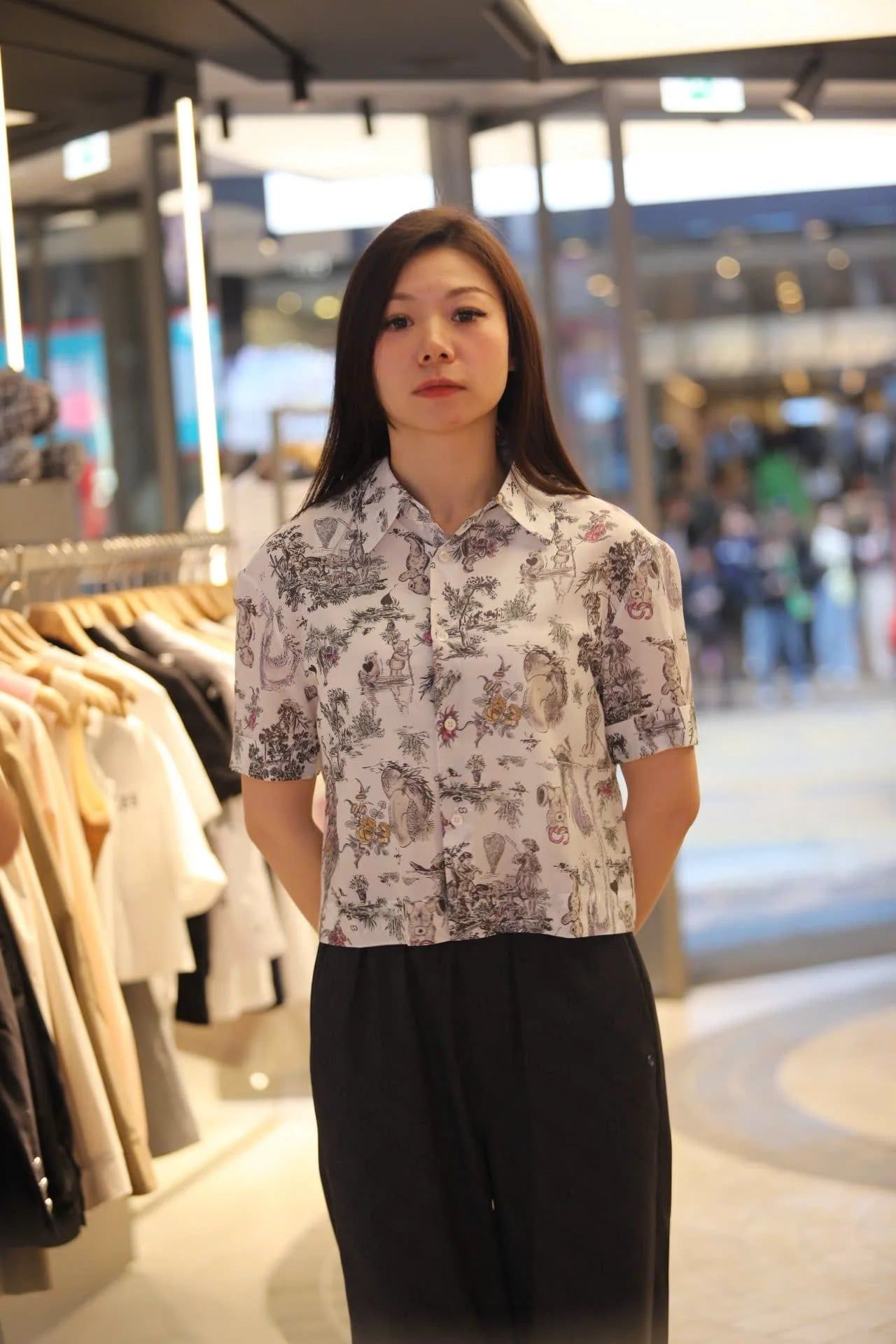  Áo sơ mi dài tay họa tiết ( có pha màu ) 