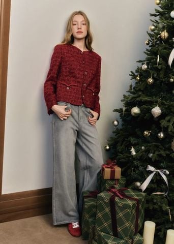  1.Áo Twed đỏ - logo 2 túi V 