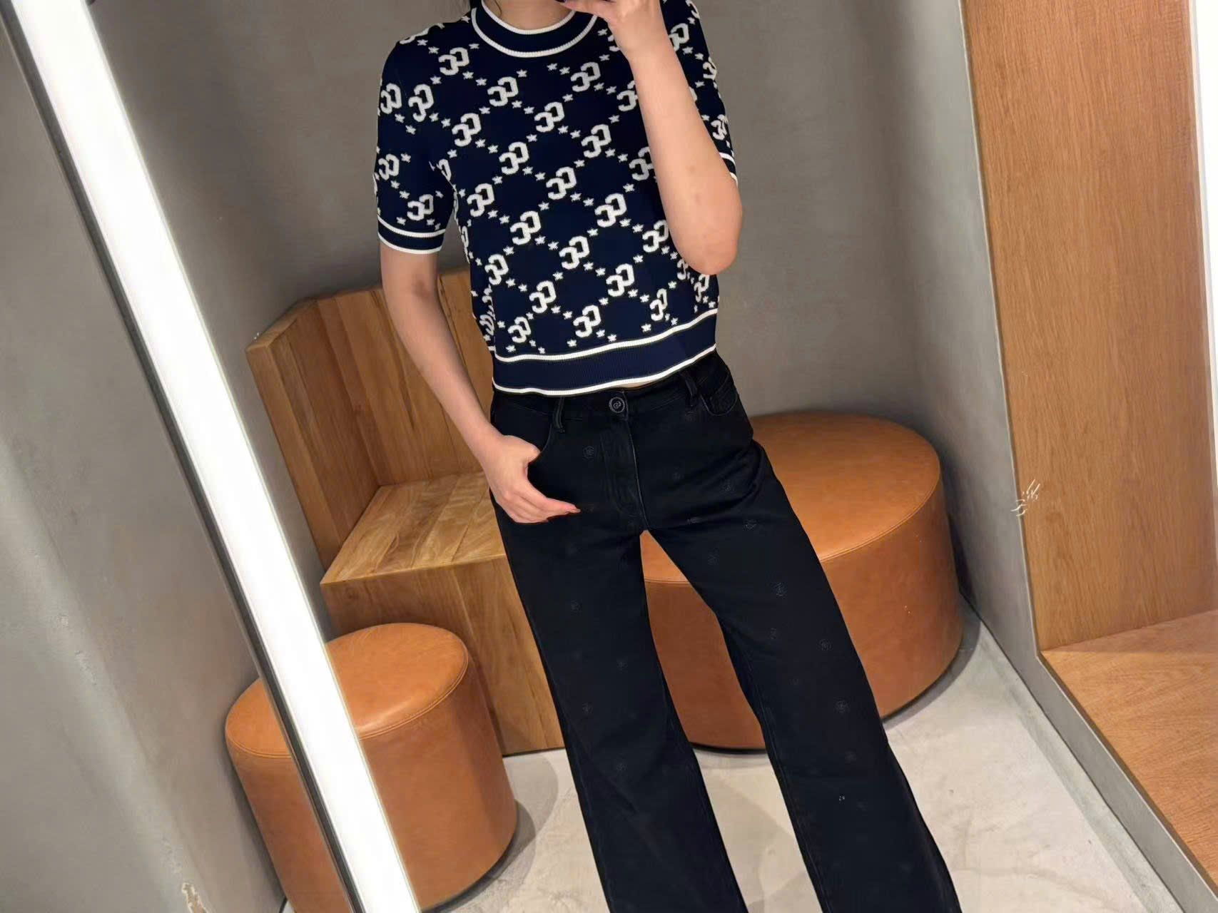  Quần jean đen hoa trà 