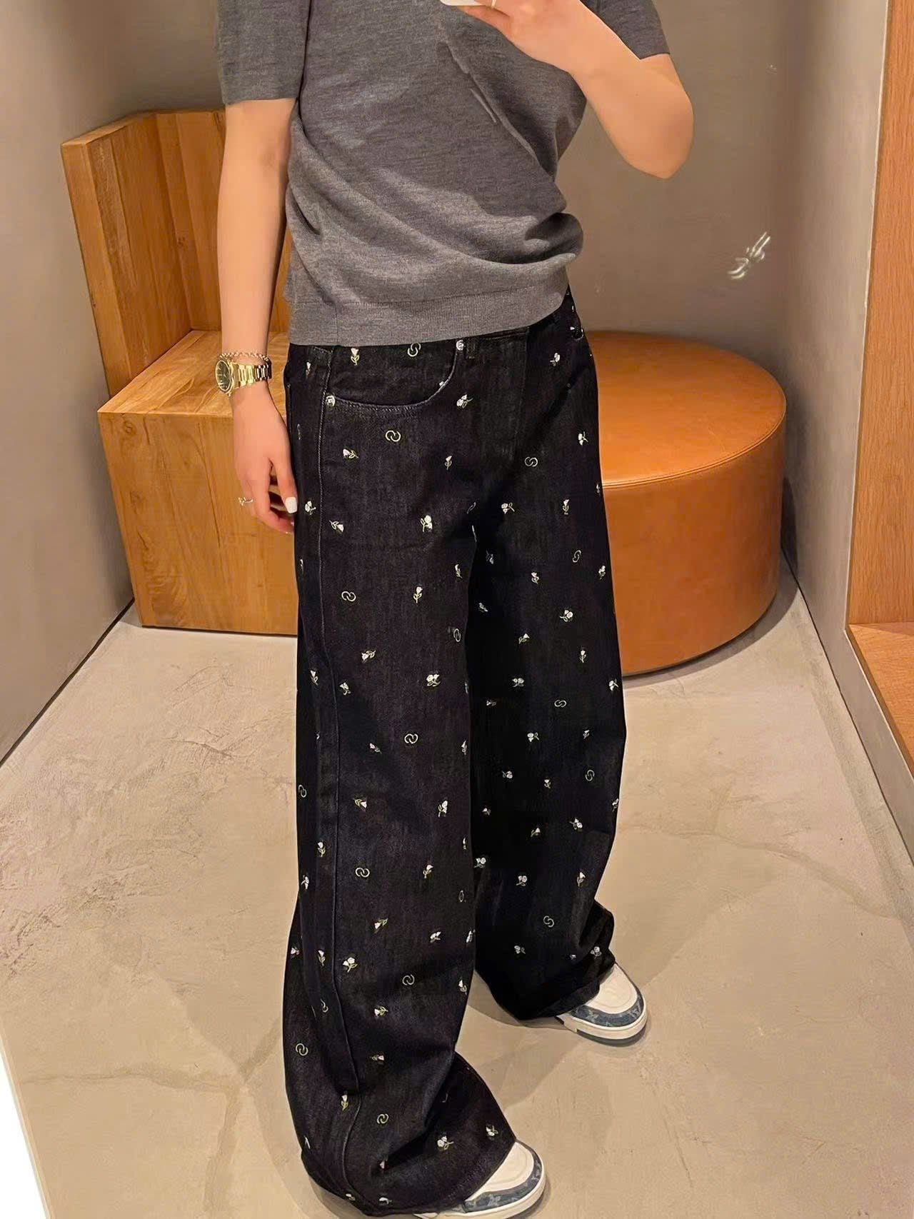  Quần jean đen - hoa 