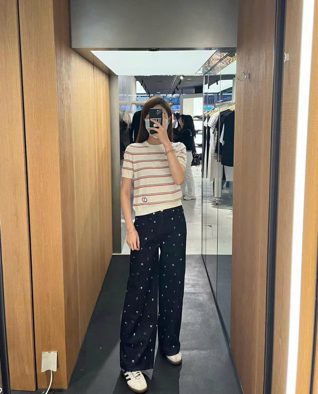  Quần jean đen - hoa 