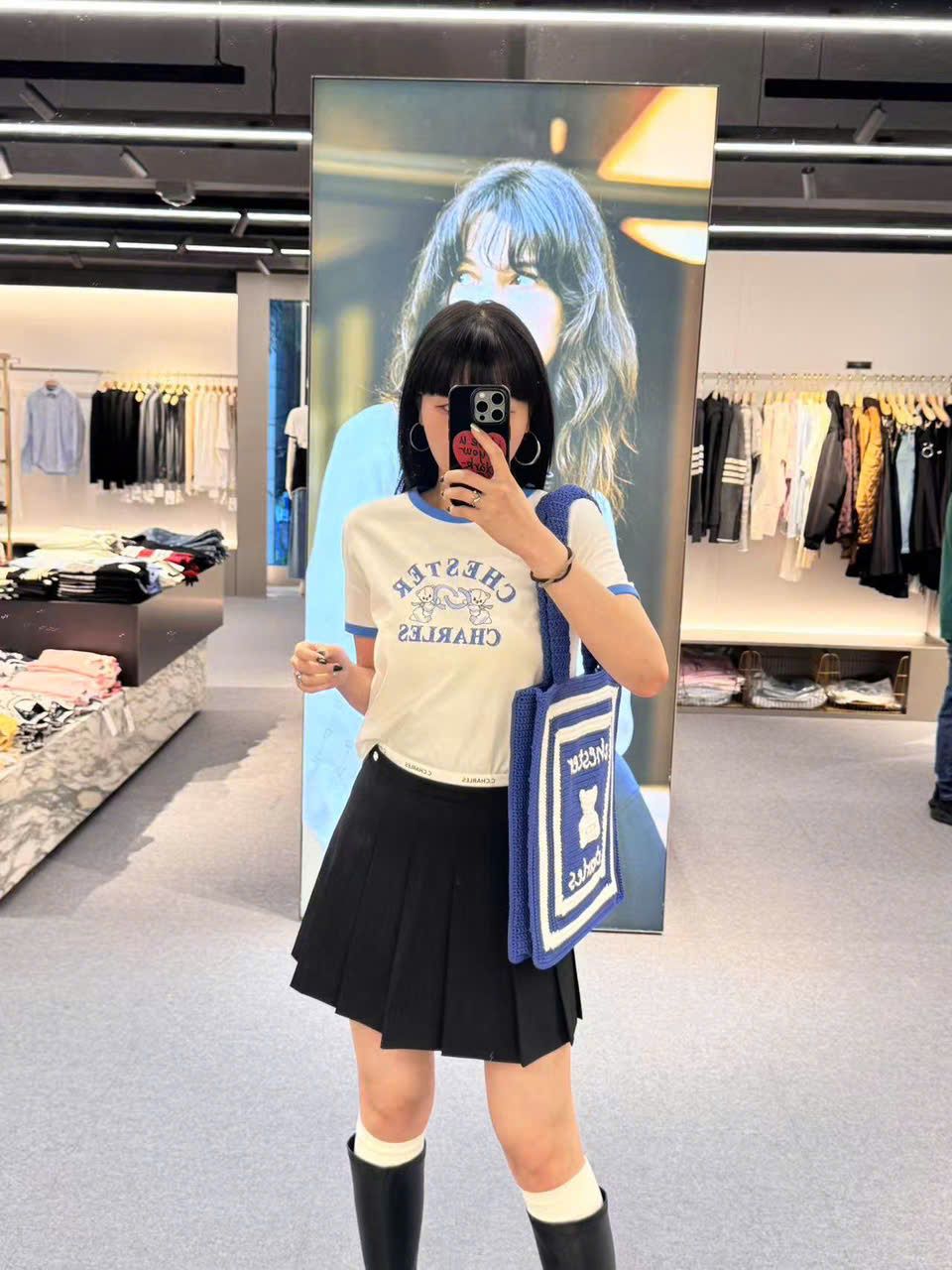  Áo phông trắng viền xanh - logo 2 gấu 