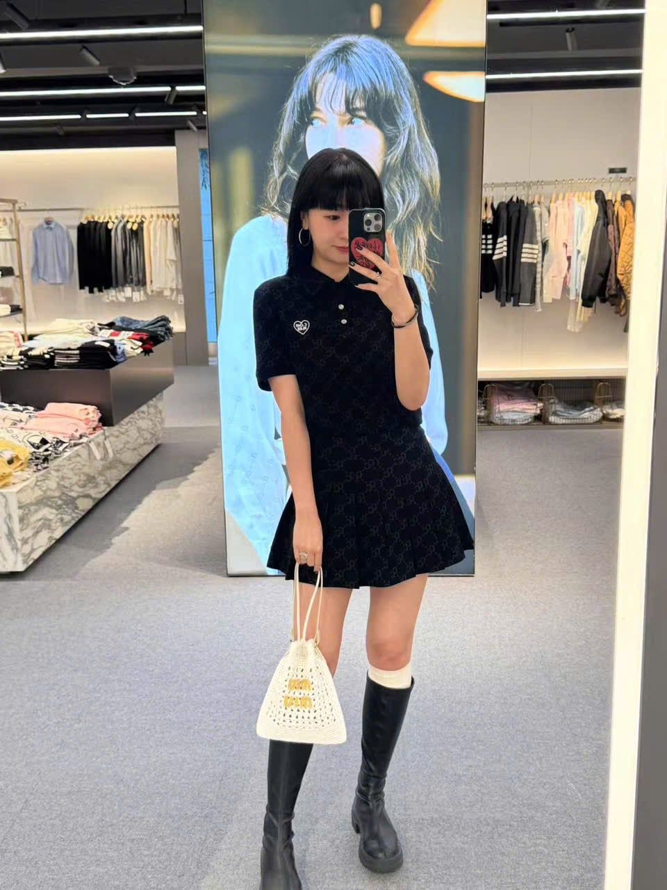  Bộ áo polo và chân váy - đen full logo tim trái set 