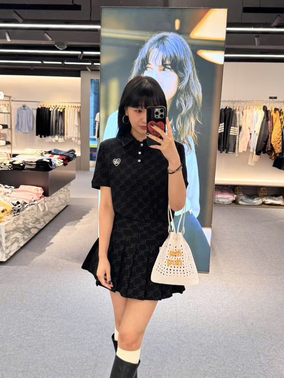  Bộ áo polo và chân váy - đen full logo tim trái set 