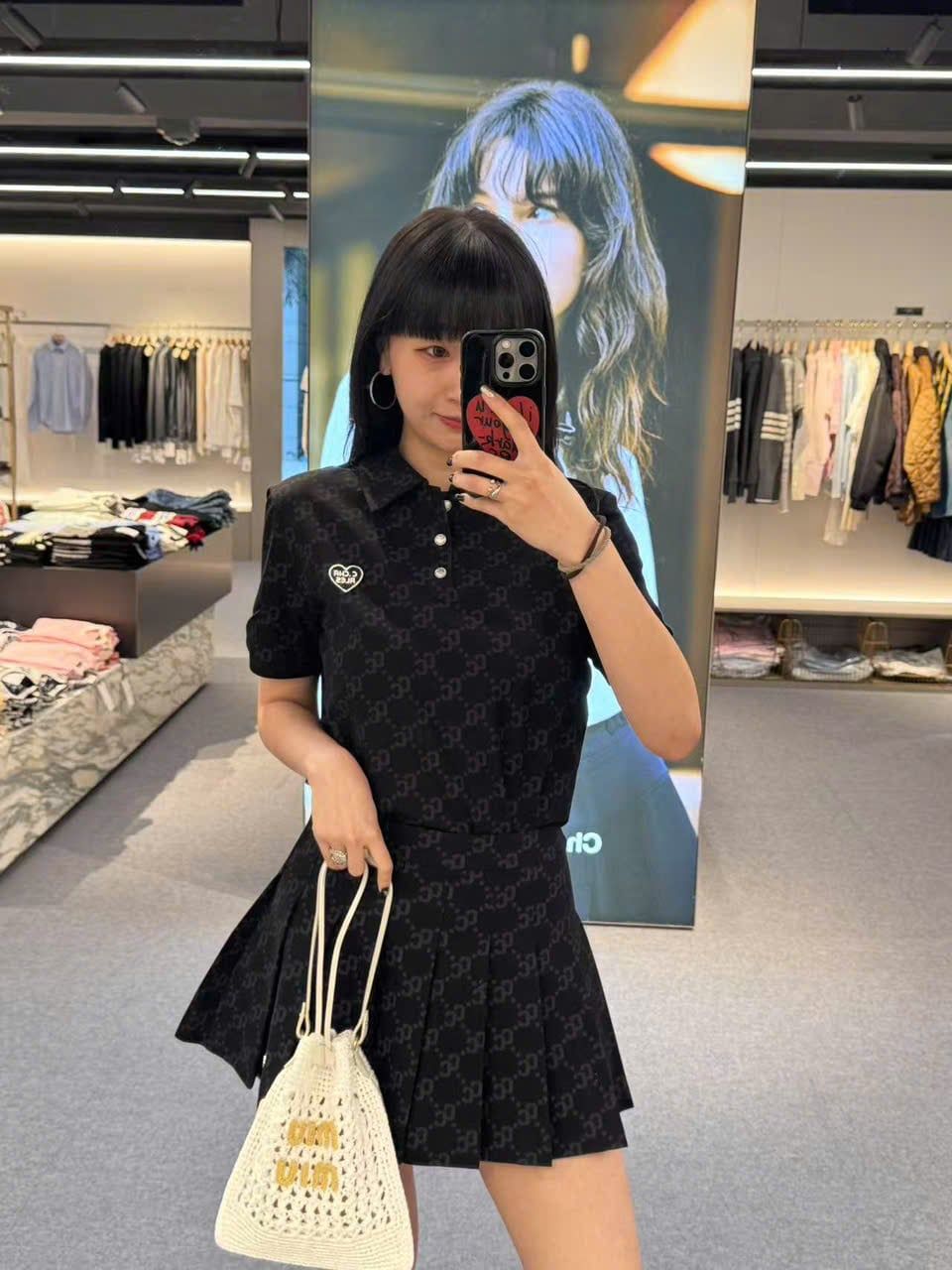  Bộ áo polo và chân váy - đen full logo tim trái set 