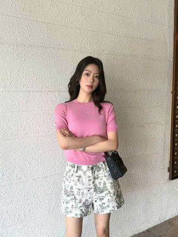  7.Quần sooc trắng - họa tiết gấu 