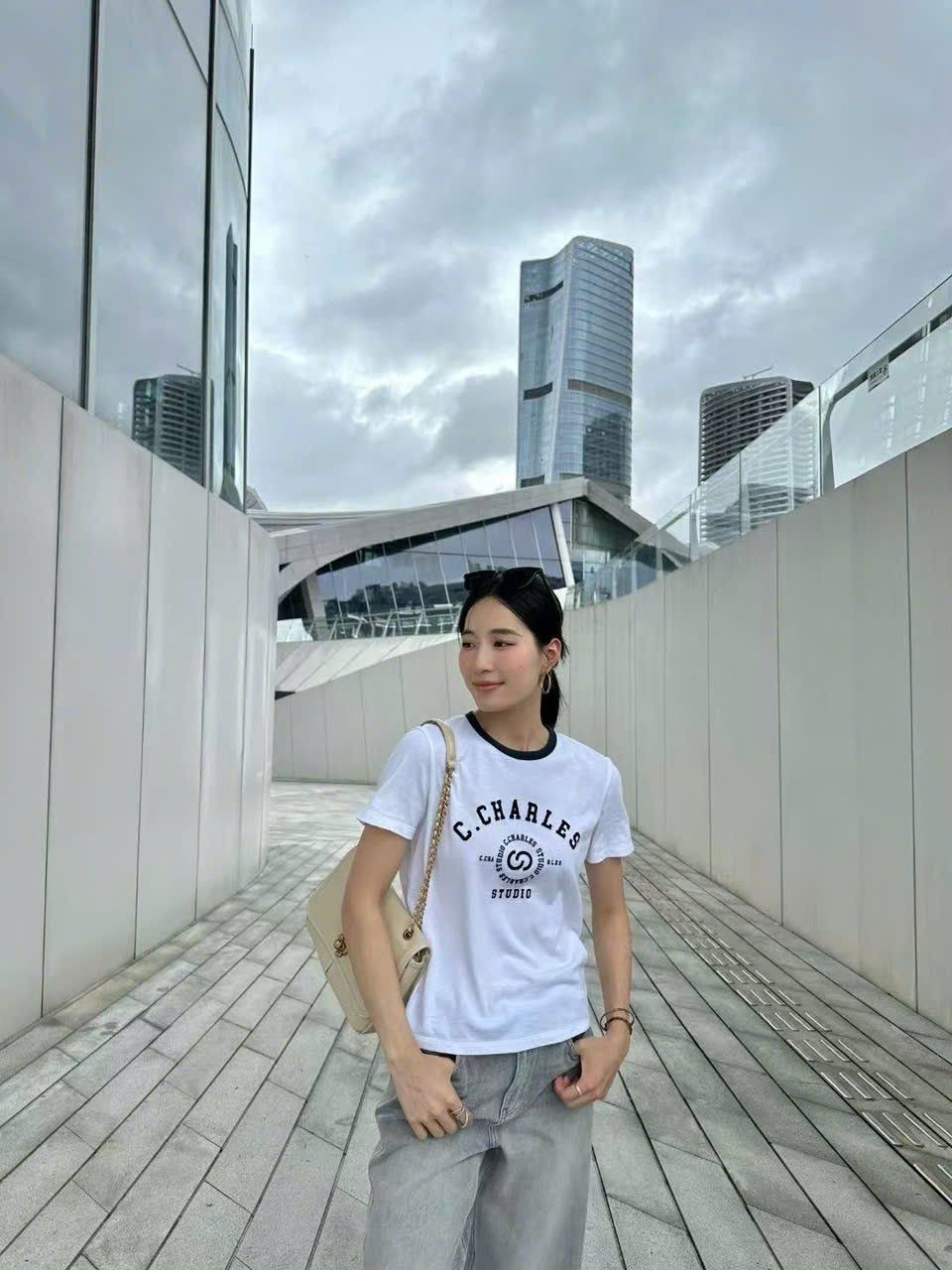  1.Quần jean suông xám tro mài -chữ túi sau 