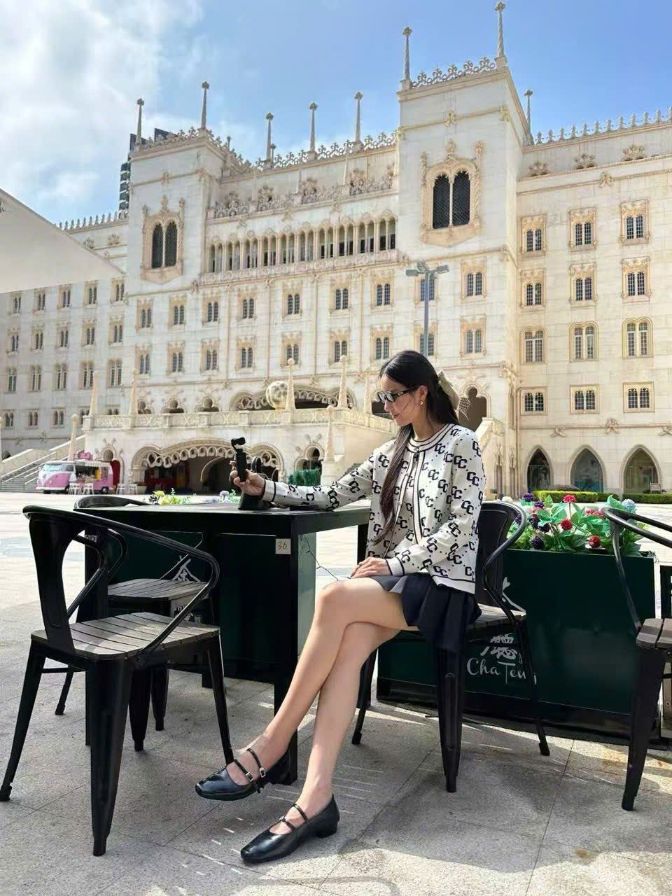  Áo CDG trắng full logo 