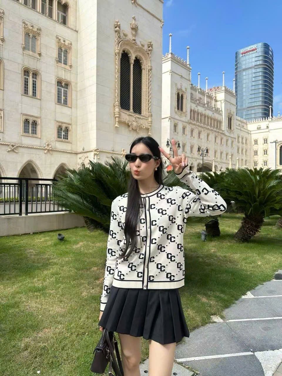  Áo CDG trắng full logo 