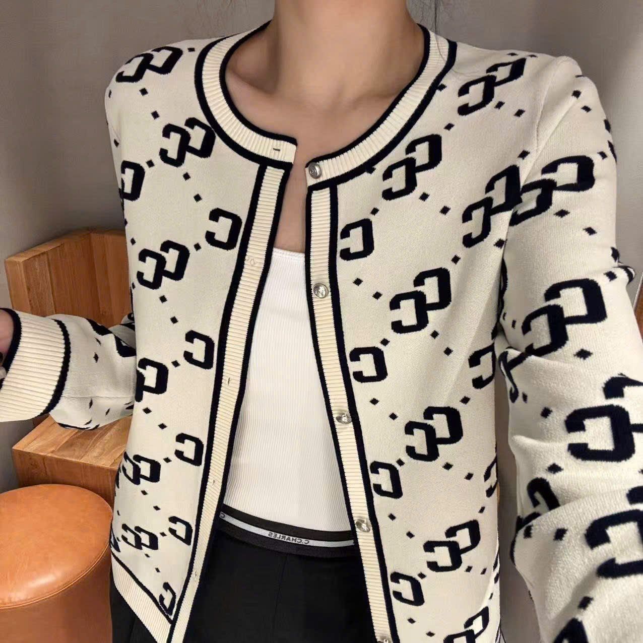  Áo CDG trắng full logo 