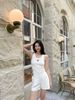  Áo tank top trắng tim ngực 