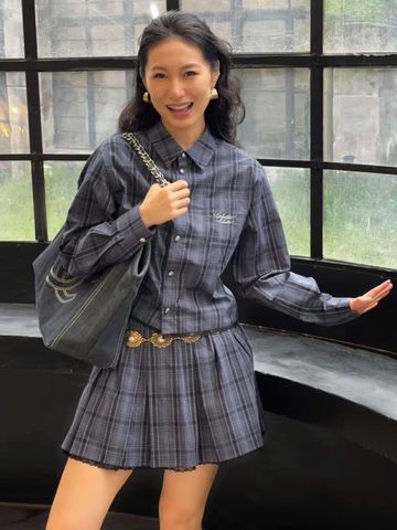  8.Chân váy ngắn xanh tím kẻ đen - cạp chun, viền ren 