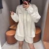 Bộ áo khoác gió và sooc trắng Logo sáng set 