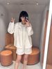  Bộ áo khoác gió và sooc trắng Logo sáng set 