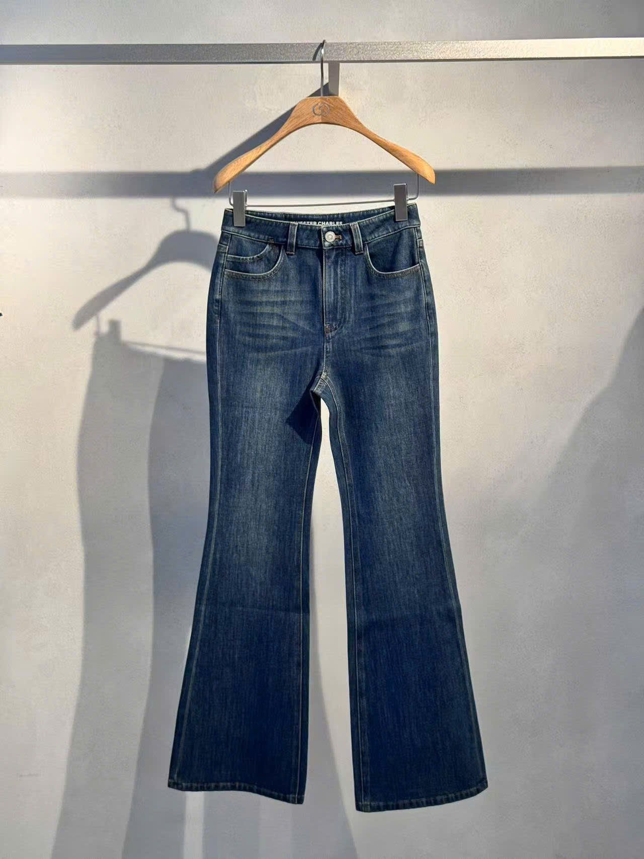  Quần jean loe mài xanh new SS25 