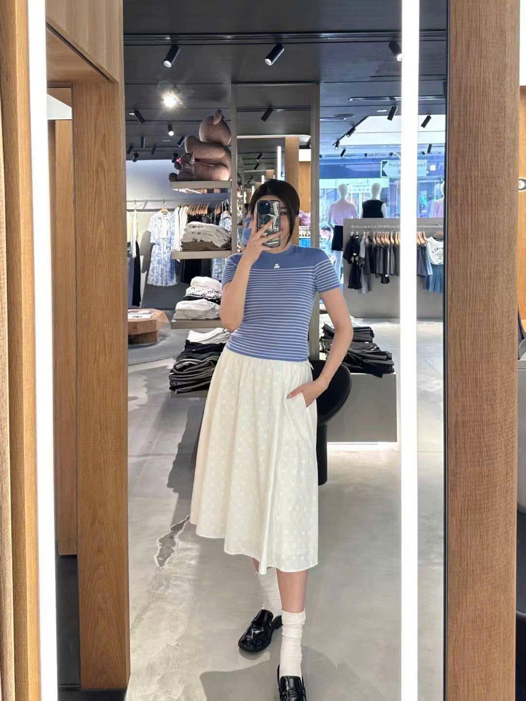  Áo ngắn tay xanh da trời kẻ sọc ngang - gấu trắng 