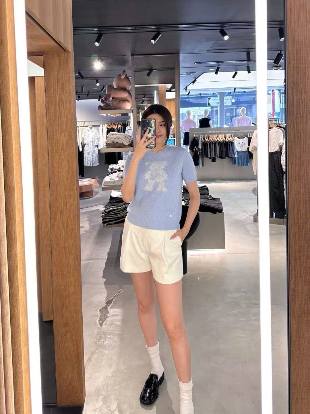  Áo xanh nhạt pastel ngắn tay logo nhỏ - gấu trắng 