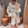  Bộ áo khoác và quần sooc jean trắng - họa tiết gấu set 
