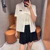  Áo sơ mi trắng logo đen , cổ sen , viền ren 