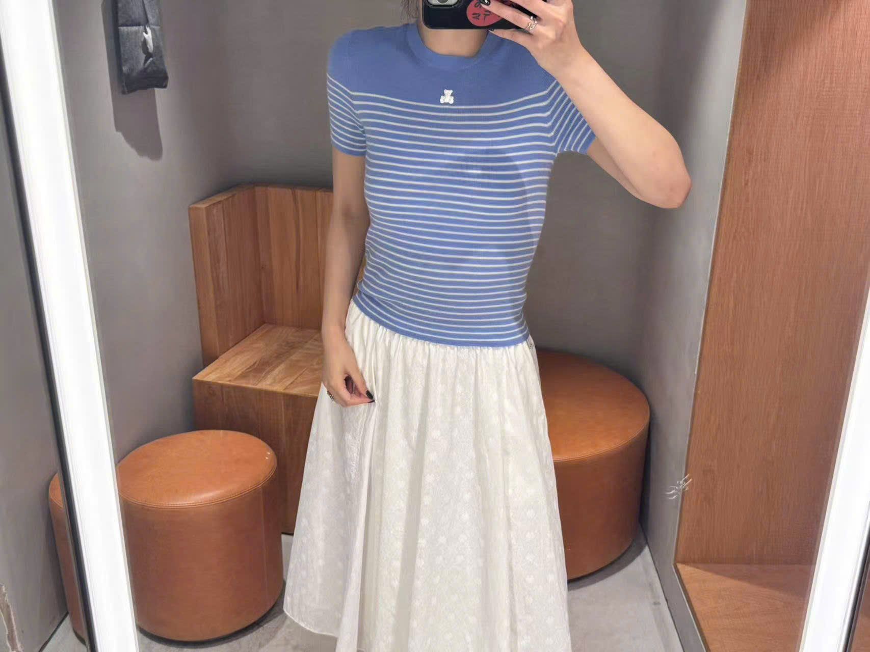  Áo ngắn tay xanh da trời kẻ sọc ngang - gấu trắng 