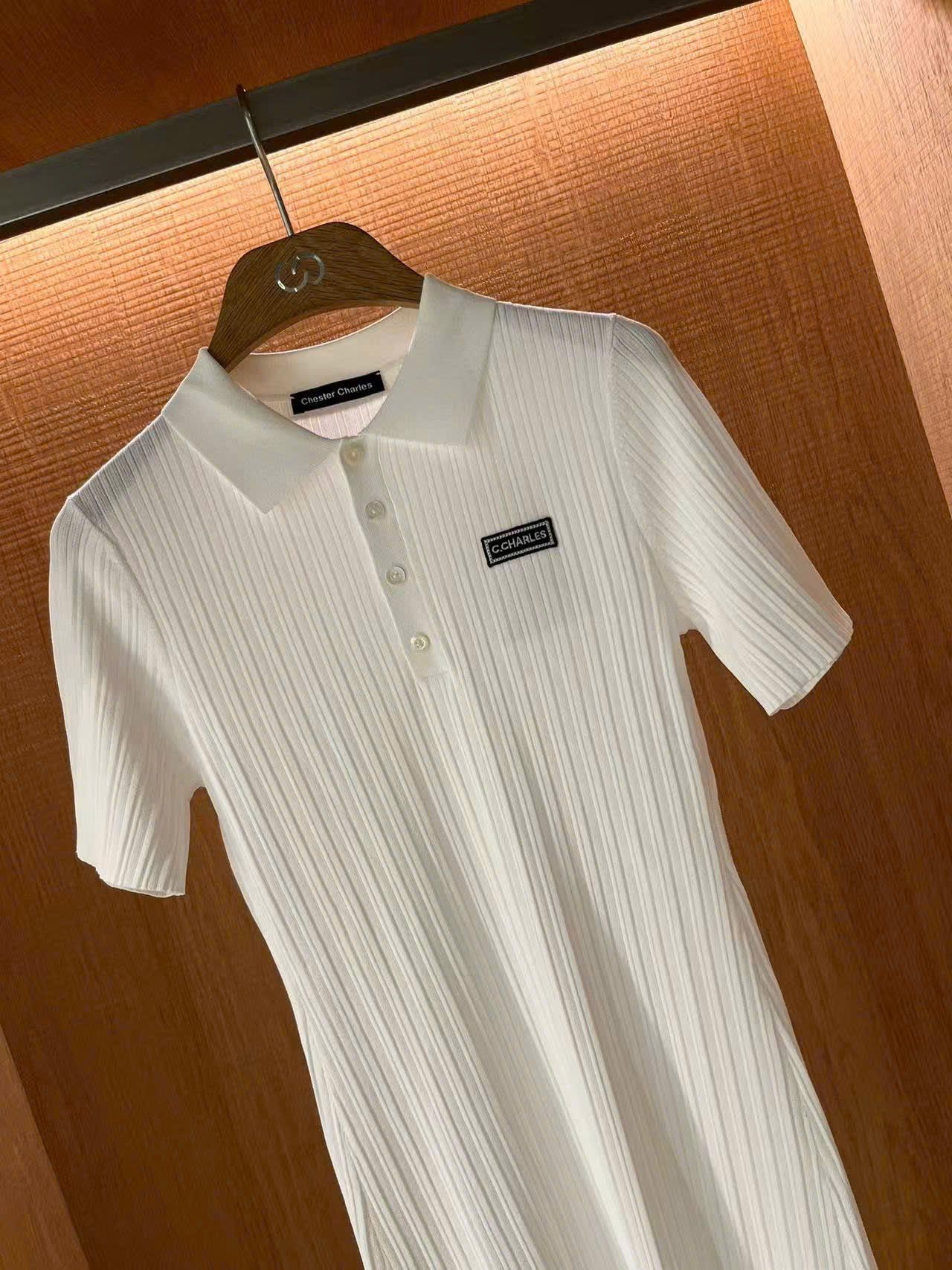  Váy polo trắng - Logo chữ nhật 