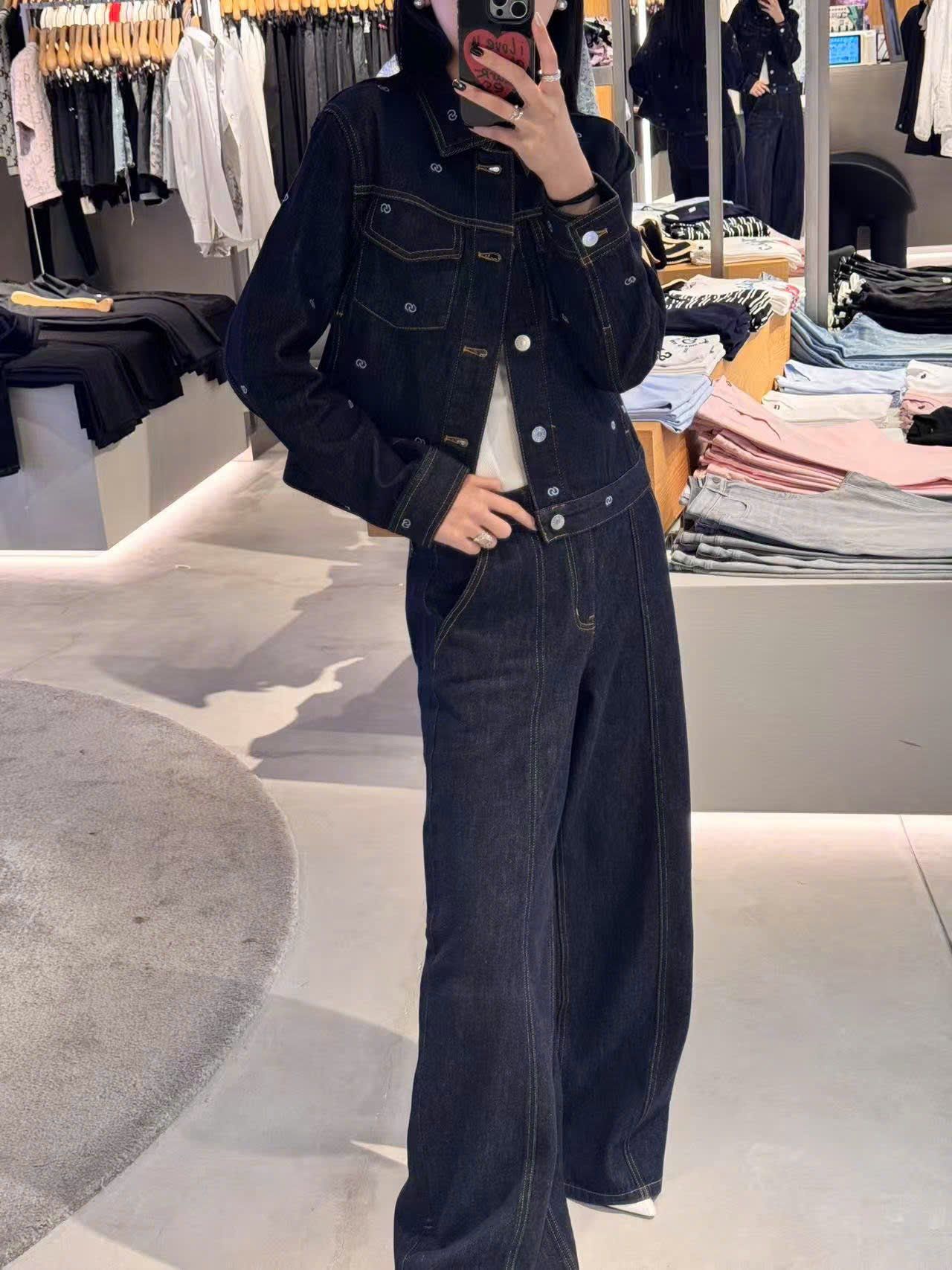 Áo khoác denim đen logo- 2 túi ngực 