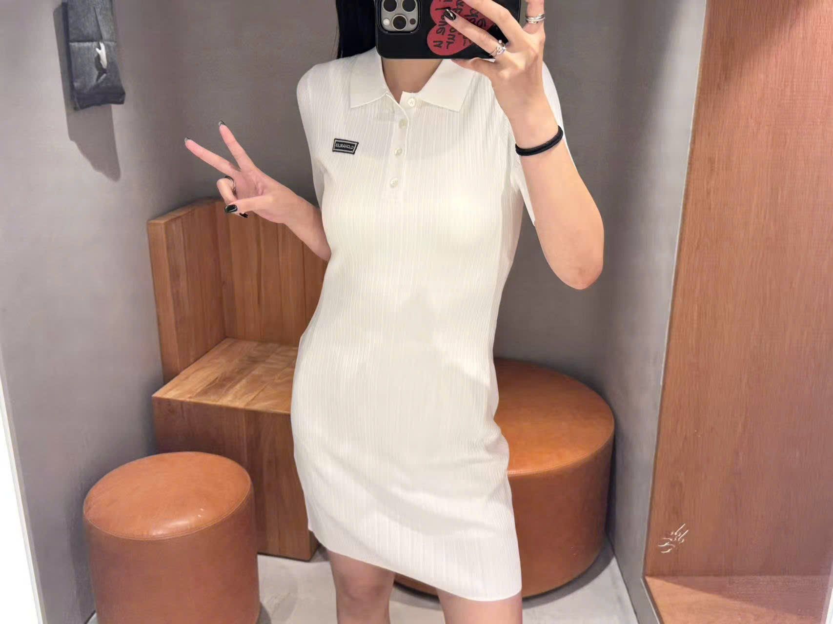  Váy polo trắng - Logo chữ nhật 