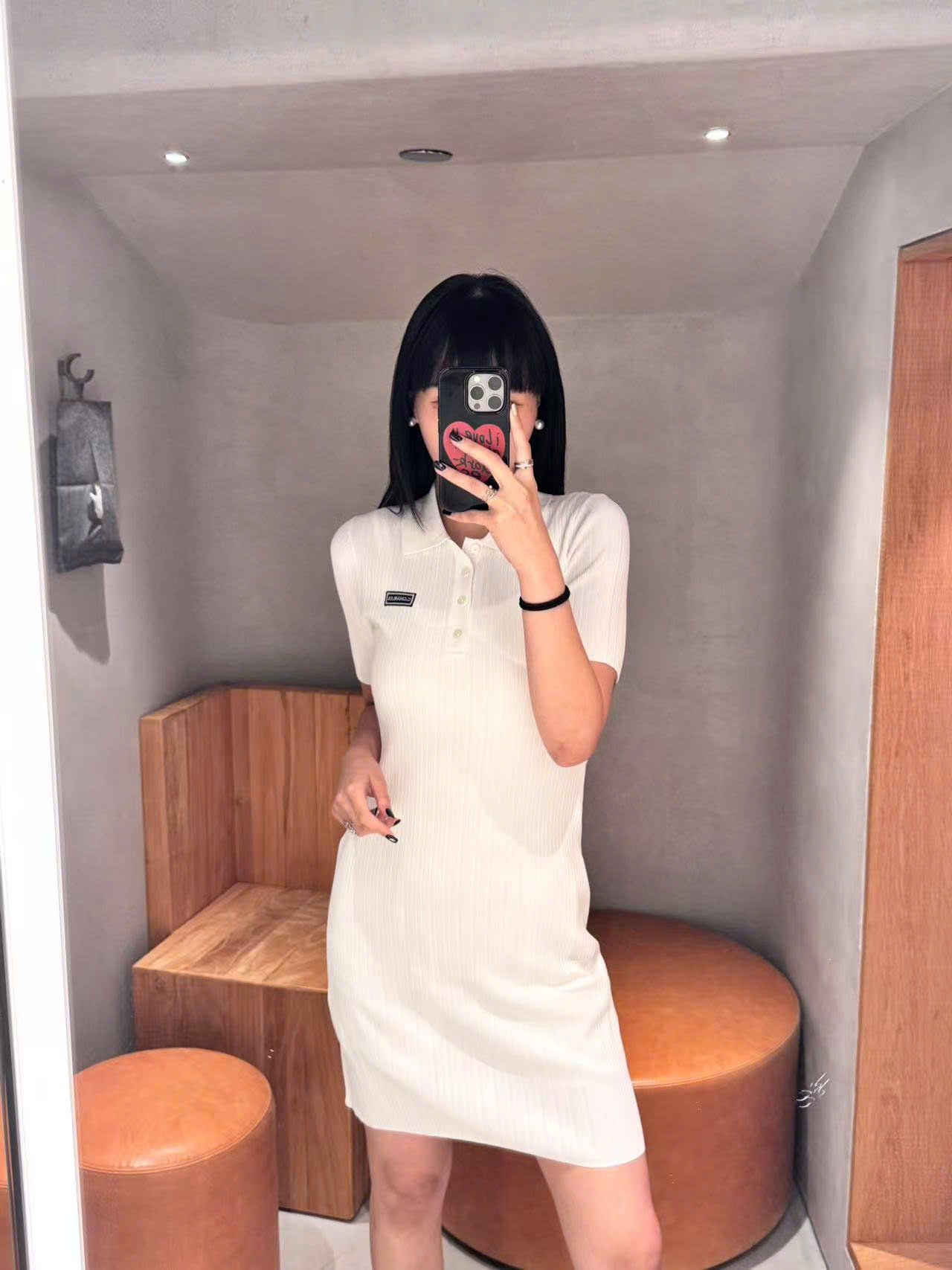  Váy polo trắng - Logo chữ nhật 