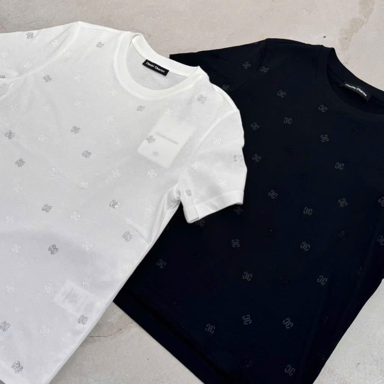  Áo phông đen chấm logo ss25 